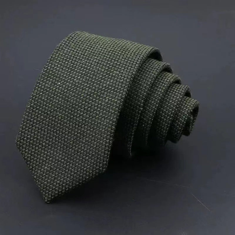 Solid Men’s Tie